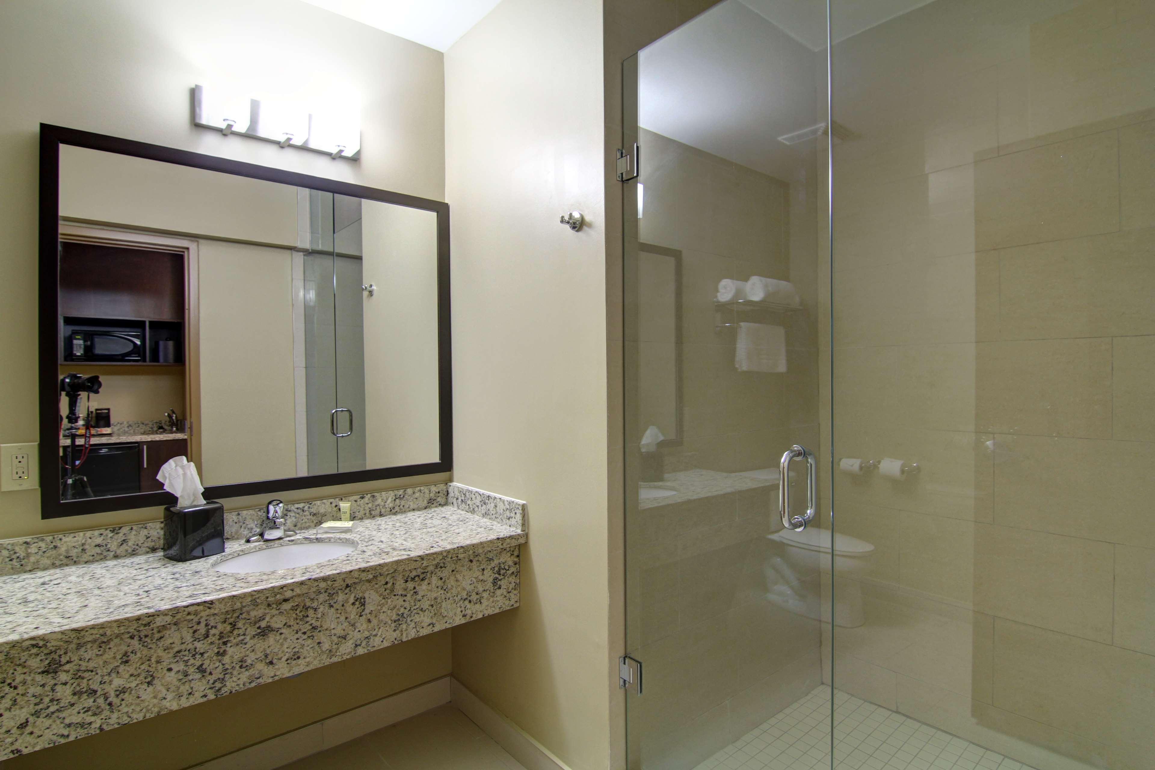 Best Western Plus בואומנוויל מראה חיצוני תמונה